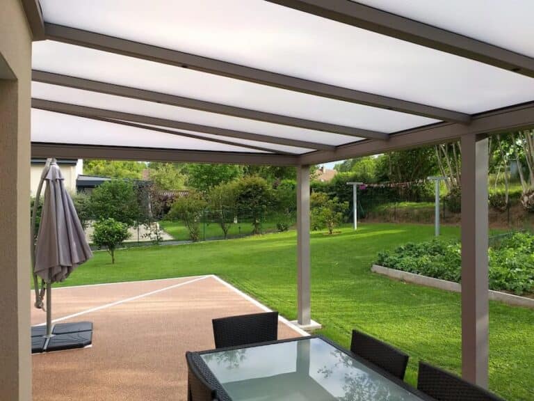 Abris auvent fixation mur