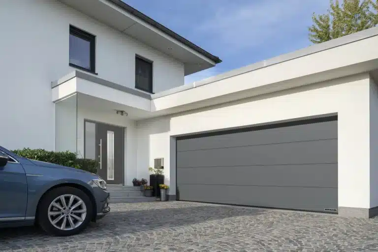 Porte de garage sectionnelle grise