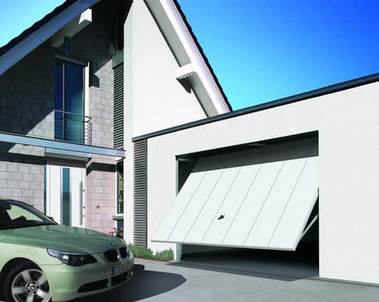 Porte de garage basculante blanche